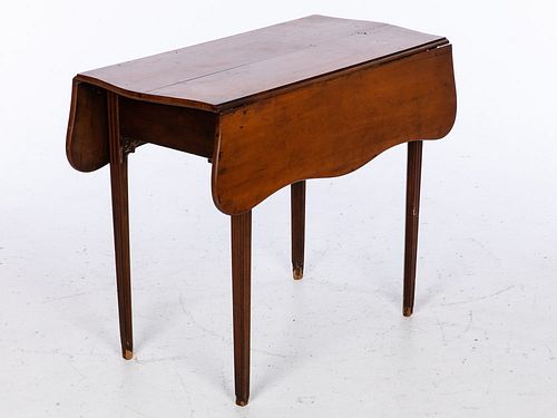 Chippendale Cherrywood Drop-leaf Table, 18th C