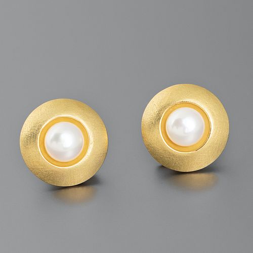 Pair of 18K Yellow Gold and Pearl Earrings