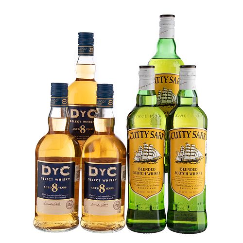 Lote de Whisky de España y Escocia. D y C. Cutty Sark. En presentaciones de 700 ml. y 750 ml. Total de piezas: 6.