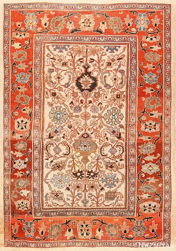 ANTIQUE PERSIAN SULTANABAD CARPET. 10 ft 8 in x 7 ft 10 in (3.25 m x 2.39 m)
