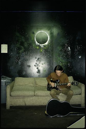 JJ Gonson, A91 - Elliott Smith, tuning backstage in LA, cir 1994