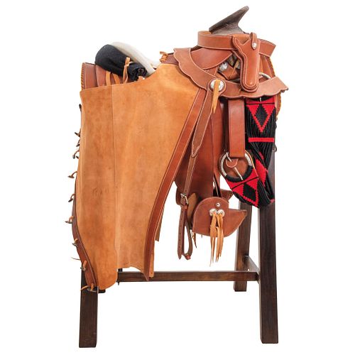MONTURA CHARRA DE FAENA Juego completo de sillas de esqueleto de bastos cuadrados con arciones de sudadera y estribos Incluye burro