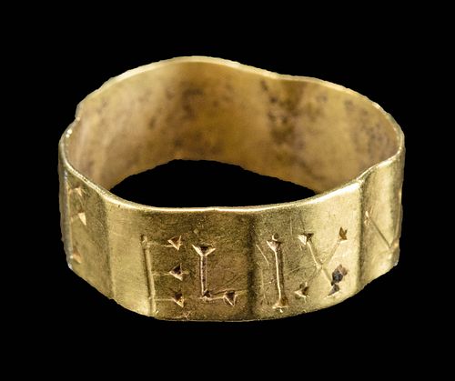 Petite Roman Gold Ring w/ "VTERE FELIX" Inscription
