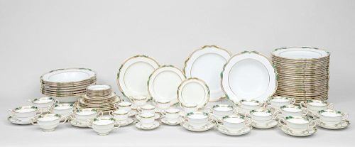 Spode Copeland's 97-Piece Porcelain Part Dinner Service