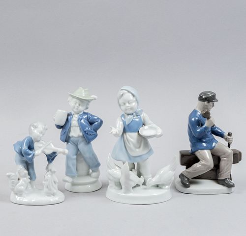Lote de 4 figuras decorativas. Alemania, SXX. Elaboradas en porcelana Gerrold Porzellan Bavaria y Turingia.