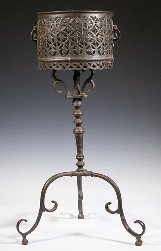17TH C. BRONZE STAND WITH PLANTER POT