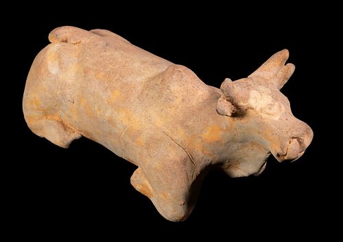 CHINESE HAN DYNASTY (206 BC - 220 AD) POTTERY FIGURE OF A BRAHMAN COW
