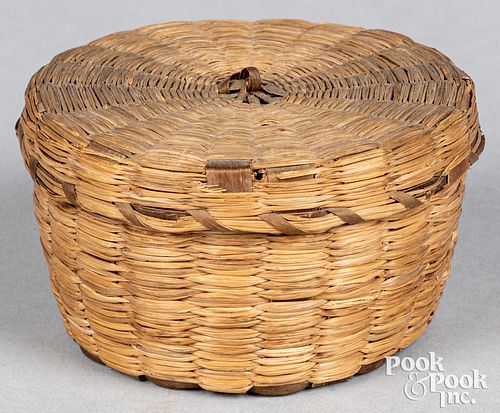 Woodlands Indian lidded sweetgrass basket
