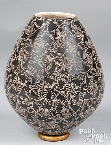 Mata Ortiz round bottom pottery vase