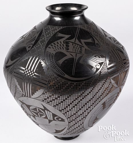 Mata Ortiz Indian blackware pottery olla