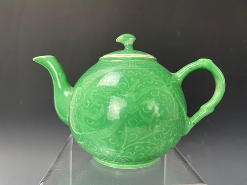 A Chinese Green Porcelain Teapot with Mark
