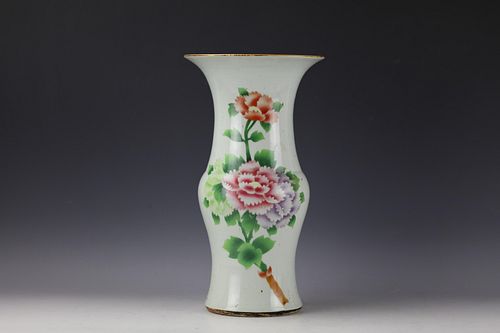 A Chinese Famille Rose Screen Transfer Beaker Porcelain Vase 