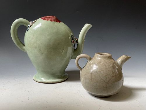 19th century Two porcelain tea pots