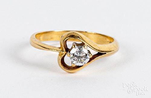 18K gold and diamond ring, 1.9dwt, size 6.