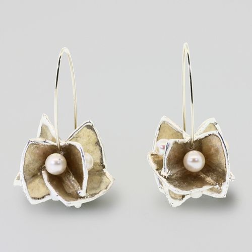Mica Blossom earrings with white pearls