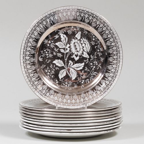 Set of Ten Wedgwood Lustreware Dinner Plates in a Flower Pattern