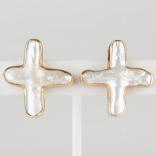 Pair of Christopher Walling 18k Gold and Cultured Pearl Earclips