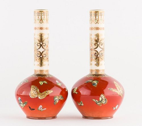 Very Good Pair Of Taizan Satsuma Bottle Vases