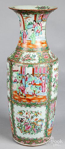 Large Chinese export rose medallion vase