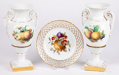 Pair of Meissen fruit vases, 19th c.