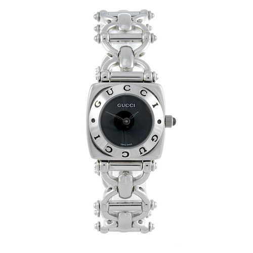 GUCCI - a lady's stainless steel 6400L bracelet watch. Stainless steel case. Numbered 0105490. Signe