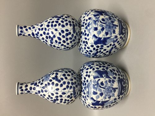 PAIR OF CHINESE BLUE AND WHITE DOUBLE GOURD VASE , H29.5CM