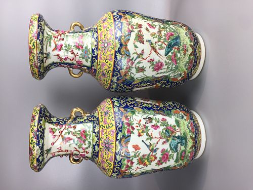 PAIR OF CHINESE CANTON FAMILLE ROSE VASE ,H 38CM