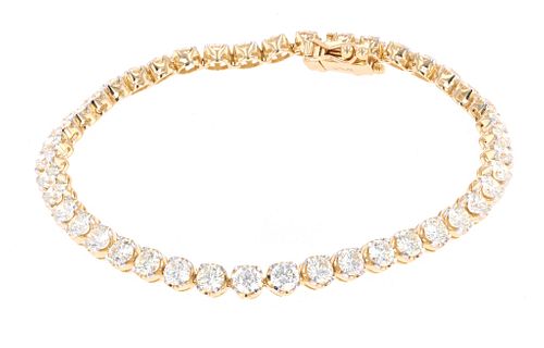 VVS-2 6.12ct. Diamond 18k Gold Tennis Bracelet