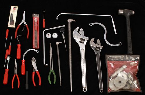 Mac Variety Assortment Of Hand Tools & Seal driver