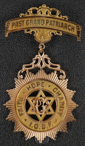 Vintage 10K Odd Fellow Past Grand Patriarch Medal 