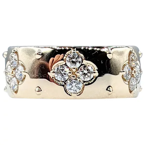 Beautiful Diamond & 14K Gold Quatrefoil Ring