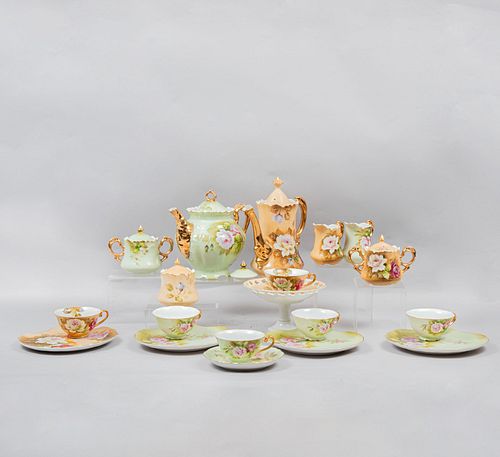 Juego de postre y té. Japón, SXX. Elaborado en porcelana Lefton China. Piezas: 19