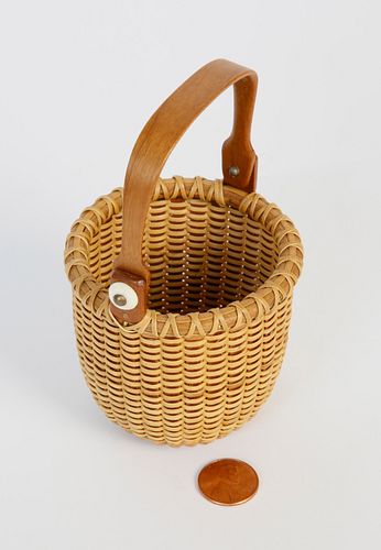 Vintage Signed "One Egg" Nantucket Basket