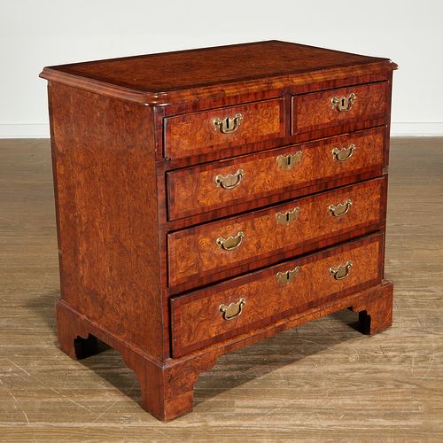 Antique George II style burl chest of drawers