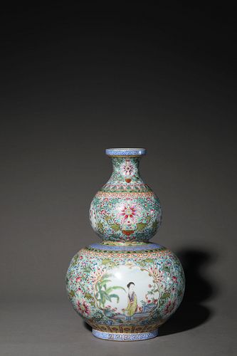 A Famille Rose Figure Double-Gourd Shape Vase