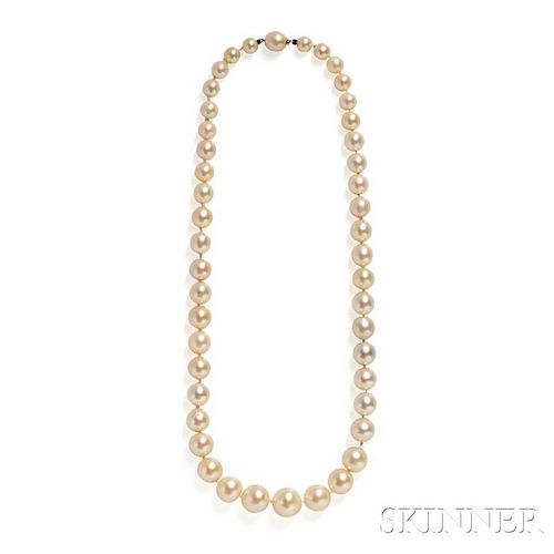 Important Natural Pearl Necklace