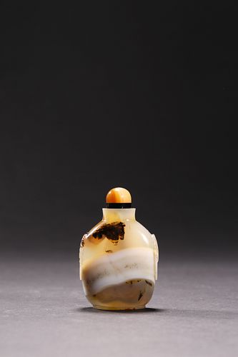 Qing Dynasty: Agate Snuff Bottle