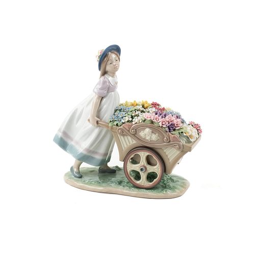 Lladro 'Love's Tender Tokens' 6521 Porcelain Figure