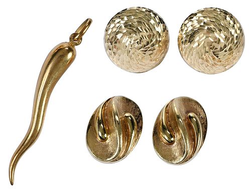 Three Pieces Gold Jewelry 