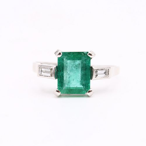 Emerald, Diamonds & Platinum Art Deco Ring