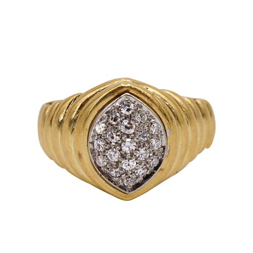 Diamonds & 18k Gold Ring