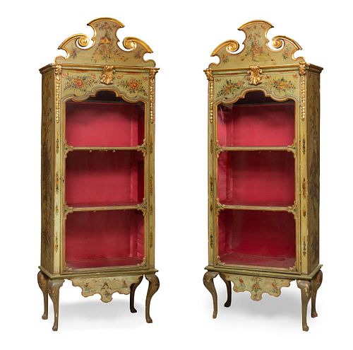 Pair of showcases; Andalusia, mid-eighteenth century. 
Lacquered and gilded wood.