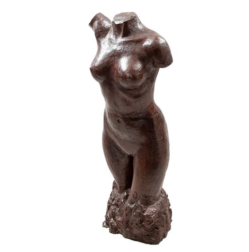 ANÓNIMO. Torso femenino. Sin firma. Escultura en bronce, pátina cafe. 110 cm de altura