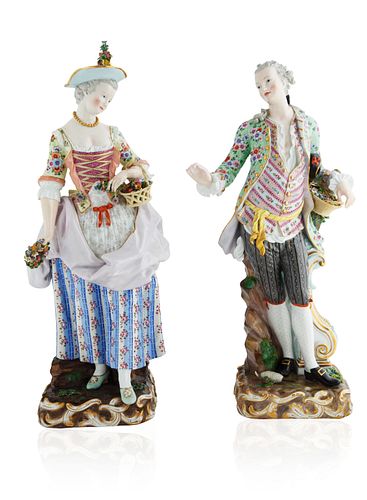 PAIR OF LARGE MEISSEN A LADY AND GENTLEMAN FIGURES