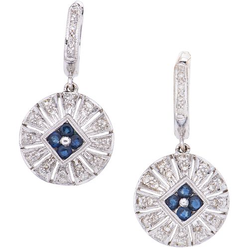 PAIR OF EARRINGS WITH SAPPHIRES AND DIAMONDS IN 14K WHITE GOLD Round cut sapphires ~0.40 ct and brilliant cut diamonds ~0.80 ct | PAR DE ARETES CON ZA