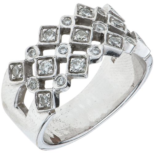 RING WITH DIAMONDS IN 14K WHITE GOLD Brilliant cut diamonds ~0.30 ct. Weight: 7.5 g. Size: 7 | ANILLO CON DIAMANTES EN ORO BLANCO DE 14K con diamantes