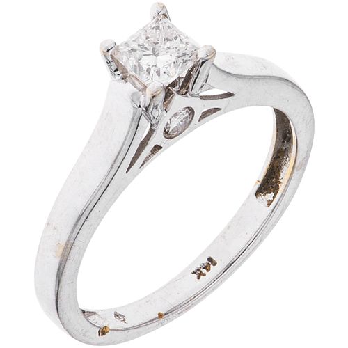 RING WITH DIAMONDS IN 14K WHITE GOLD 1 princess cut diamond ~0.30 ct and brilliant cut diamonds ~0.06 ct. Size: 6 ¾ | ANILLO CON DIAMANTES EN ORO BLAN