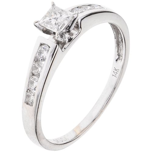 RING WITH DIAMONDS IN 14K WHITE GOLD 1 Princess cut diamond ~0.22 ct Clarity: I2-I3, Brilliant cut diamonds ~0.24 ct | ANILLO CON DIAMANTES EN ORO BLA