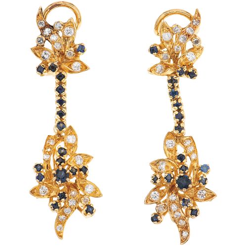 PAIR OF EARRINGS WITH SAPPHIRES AND DIAMONDS IN 14K YELLOW GOLD Round cut sapphires~0.40 ct, 8x8 cut diamonds ~0.40 ct | PAR DE ARETES CON ZAFIROS Y D