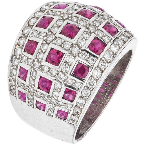 RING WITH RUBIES AND DIAMONDS IN 18K WHITE GOLD Round cut rubies ~1.85 ct Brilliant cut diamonds ~0.85 ct. Size: 7 | ANILLO CON RUBÍES Y DIAMANTES EN 
